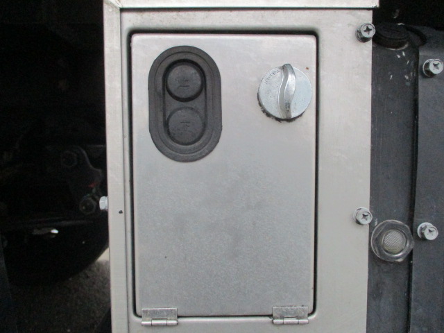 三菱ふそうキャンターアルミウイング小型（2t・3t）[写真15]