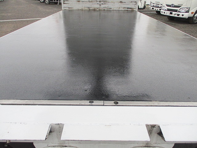 三菱ふそうキャンターアルミウイング小型（2t・3t）[写真18]