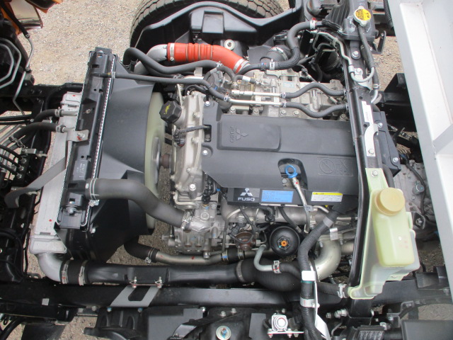 三菱ふそうキャンターアルミウイング小型（2t・3t）[写真37]