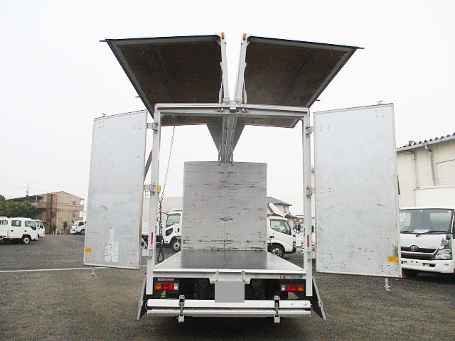 三菱ふそうキャンターアルミウイング小型（2t・3t）[写真09]