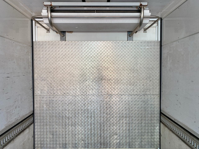 三菱ふそうファイター冷蔵冷凍ウイング増トン（6t・8t）[写真15]