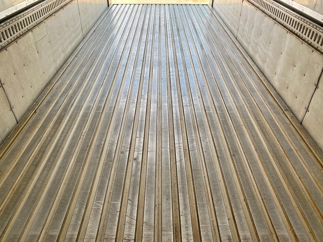 三菱ふそうファイター冷蔵冷凍ウイング増トン（6t・8t）[写真16]