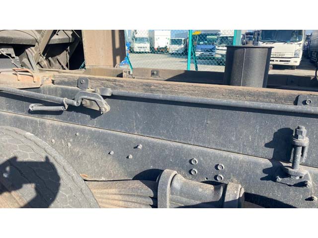 いすゞギガ深ダンプ（土砂禁ダンプ）大型（10t）[写真12]