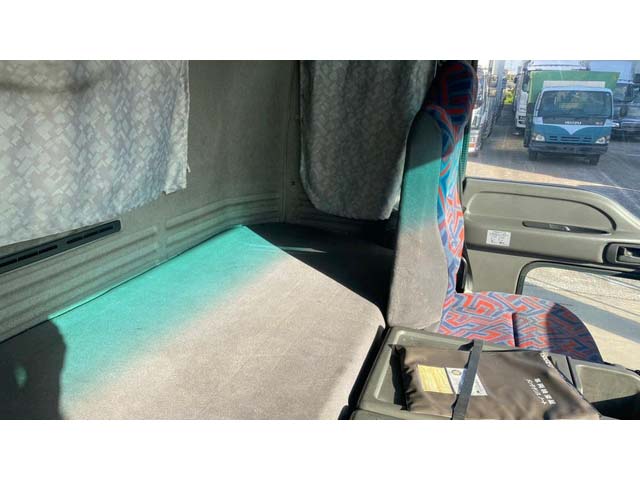 いすゞギガ深ダンプ（土砂禁ダンプ）大型（10t）[写真20]