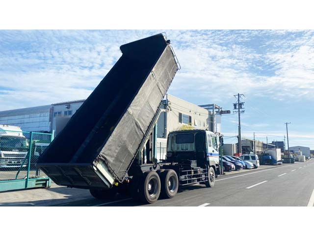 いすゞギガ深ダンプ（土砂禁ダンプ）大型（10t）[写真04]