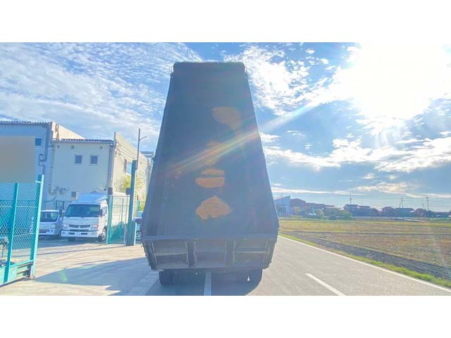 いすゞギガ深ダンプ（土砂禁ダンプ）大型（10t）[写真08]