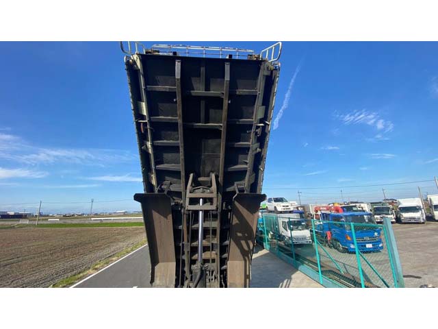 いすゞギガ深ダンプ（土砂禁ダンプ）大型（10t）[写真09]