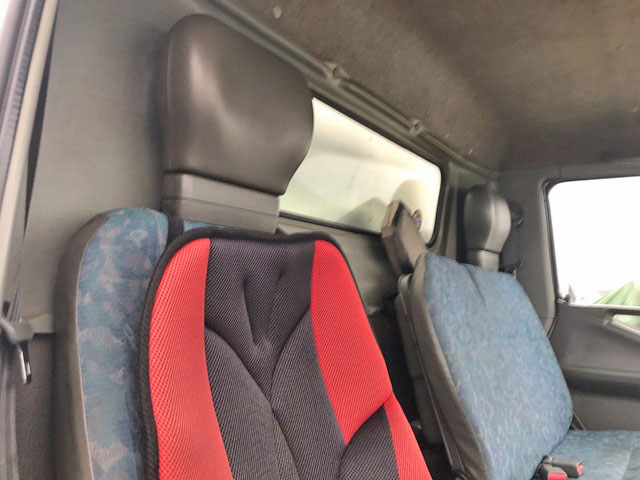 三菱ふそうキャンターアルミバン小型（2t・3t）[写真25]