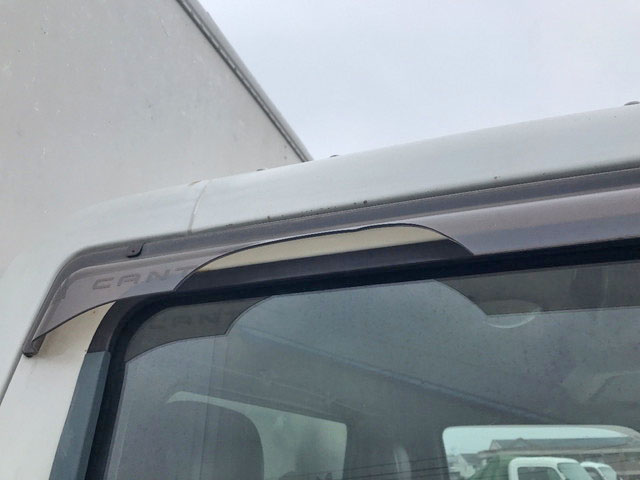 三菱ふそうキャンターアルミバン小型（2t・3t）[写真03]