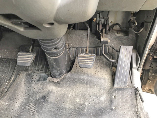 三菱ふそうキャンターアルミバン小型（2t・3t）[写真31]