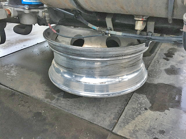 三菱ふそうスーパーグレートトレーラーヘッド（トラクターヘッド）大型（10t）[写真17]