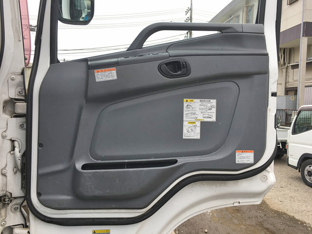 三菱ふそうスーパーグレートトレーラーヘッド（トラクターヘッド）大型（10t）[写真28]