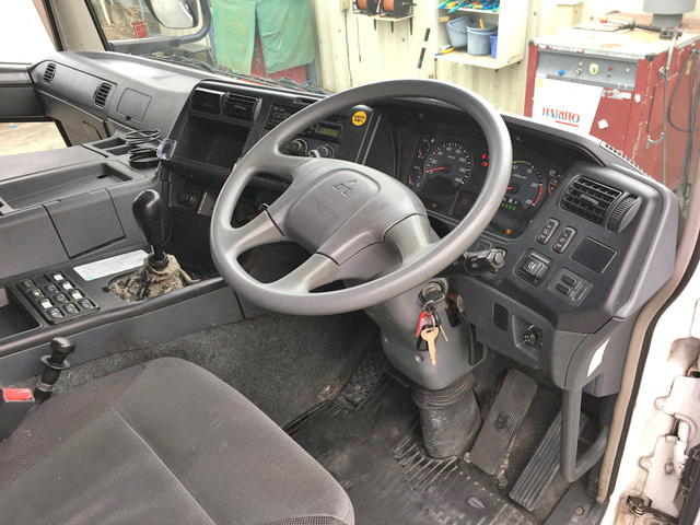 三菱ふそうスーパーグレートトレーラーヘッド（トラクターヘッド）大型（10t）[写真32]