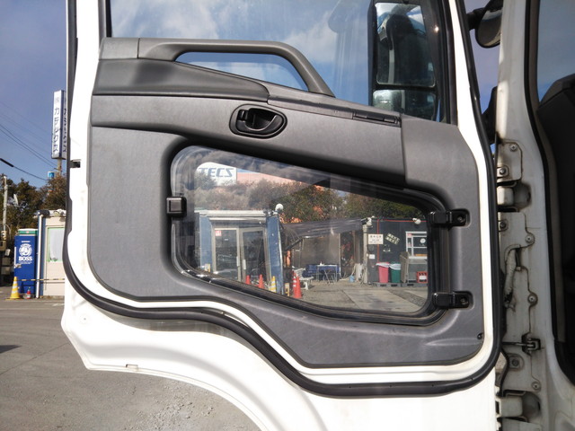 三菱ふそうスーパーグレートトレーラーヘッド（トラクターヘッド）大型（10t）[写真24]