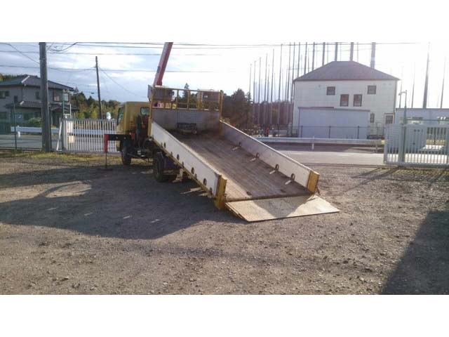 三菱ふそうキャンターセーフティクレーン3段小型（2t・3t）[写真05]