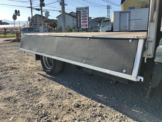 三菱ふそうキャンター平ボディ小型（2t・3t）[写真15]