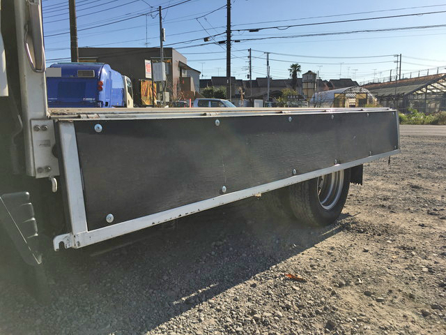 三菱ふそうキャンター平ボディ小型（2t・3t）[写真17]