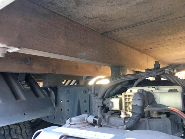 三菱ふそうキャンター平ボディ小型（2t・3t）[写真23]