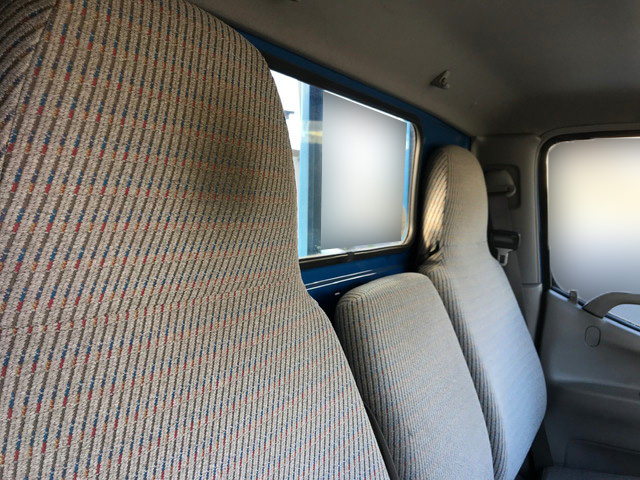 トヨタトヨエース平ボディ小型（2t・3t）[写真13]