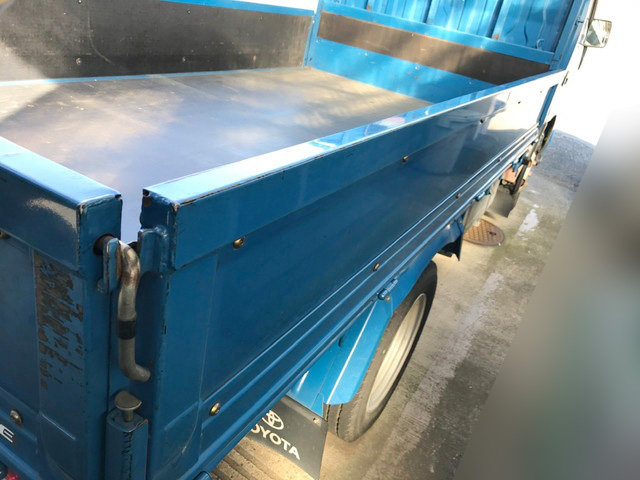 トヨタトヨエース平ボディ小型（2t・3t）[写真05]