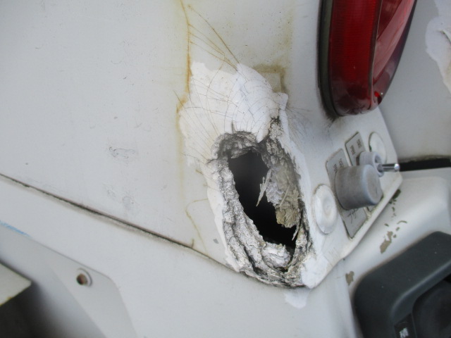 いすゞエルフパッカー車（塵芥車）小型（2t・3t）[写真12]