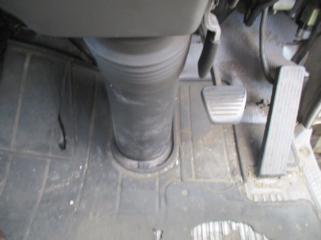 いすゞエルフパッカー車（塵芥車）小型（2t・3t）[写真25]