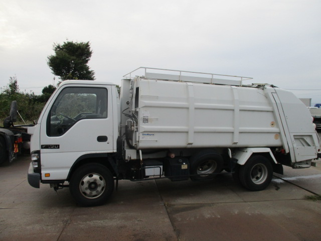 いすゞエルフパッカー車（塵芥車）小型（2t・3t）[写真03]