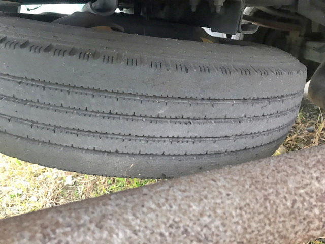 いすゞエルフ平ボディ小型（2t・3t）[写真15]