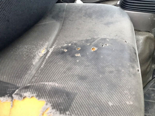 いすゞエルフ平ボディ小型（2t・3t）[写真24]