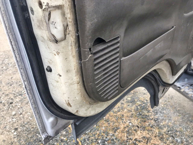 いすゞエルフ平ボディ小型（2t・3t）[写真28]