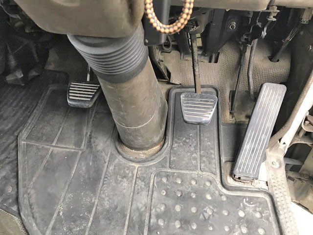 いすゞエルフ平ボディ小型（2t・3t）[写真32]