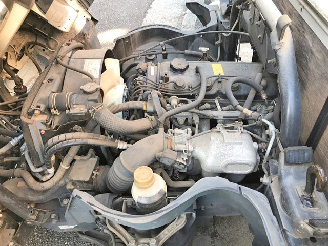 三菱ふそうキャンターガッツ平ボディ小型（2t・3t）[写真17]