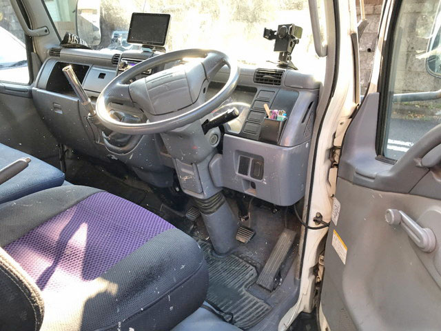 三菱ふそうキャンターガッツ平ボディ小型（2t・3t）[写真19]