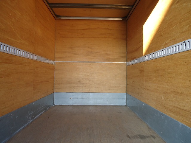 いすゞエルフアルミバン小型（2t・3t）[写真07]