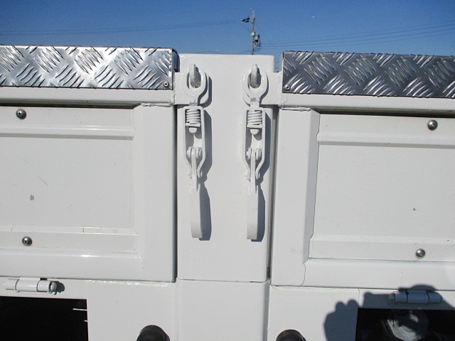 いすゞエルフ平ボディ小型（2t・3t）[写真13]