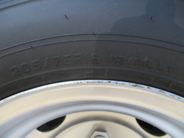 いすゞエルフ平ボディ小型（2t・3t）[写真19]