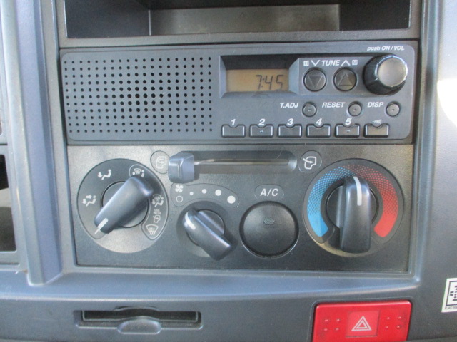 いすゞエルフ平ボディ小型（2t・3t）[写真32]