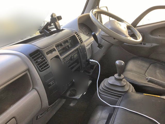 トヨタトヨエース平ボディ小型（2t・3t）[写真18]