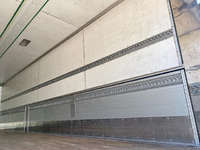 いすゞギガ冷蔵冷凍ウイング大型（10t）[写真13]