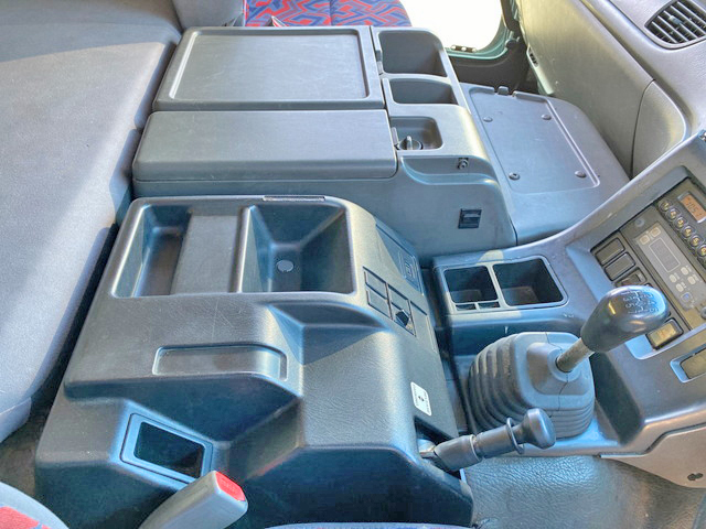 いすゞギガ冷蔵冷凍ウイング大型（10t）[写真35]