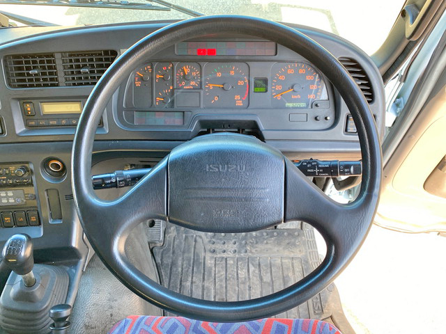 いすゞギガ冷蔵冷凍ウイング大型（10t）[写真36]