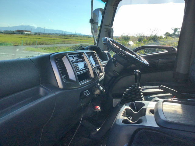 日野レンジャーアルミウイング中型（4t）[写真28]