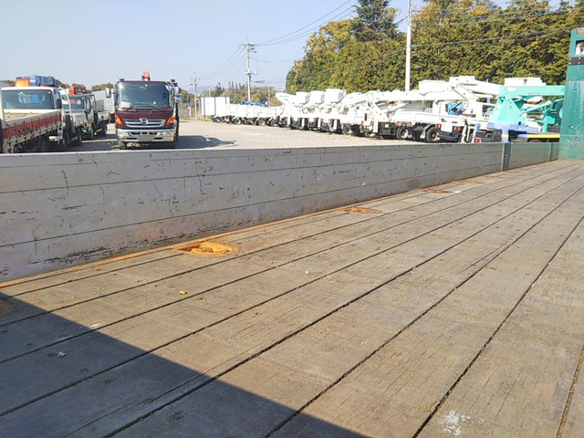 UDトラックスクオンクレーン4段大型（10t）[写真10]