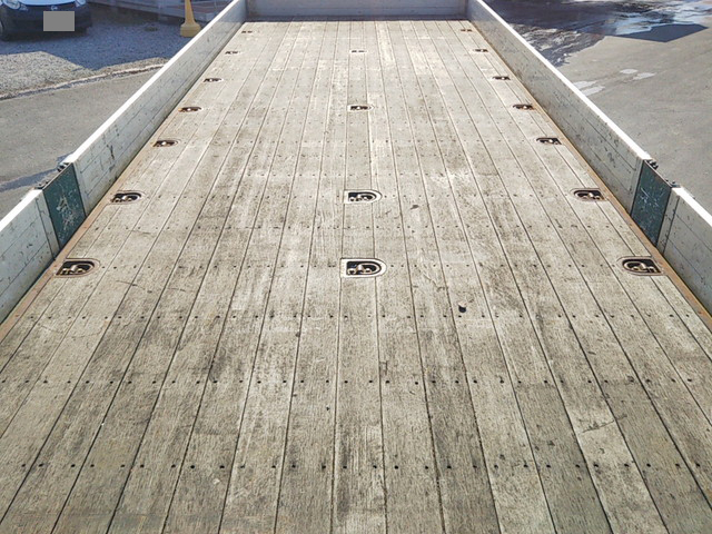 UDトラックスクオンクレーン4段大型（10t）[写真13]