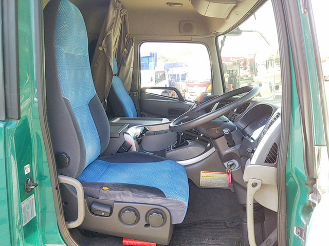 UDトラックスクオンクレーン4段大型（10t）[写真34]