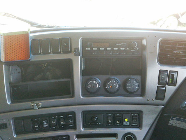 UDトラックスクオンクレーン4段大型（10t）[写真37]