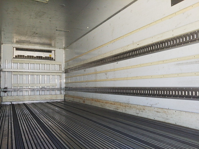 いすゞフォワード冷凍車（冷蔵車）中型（4t）[写真11]