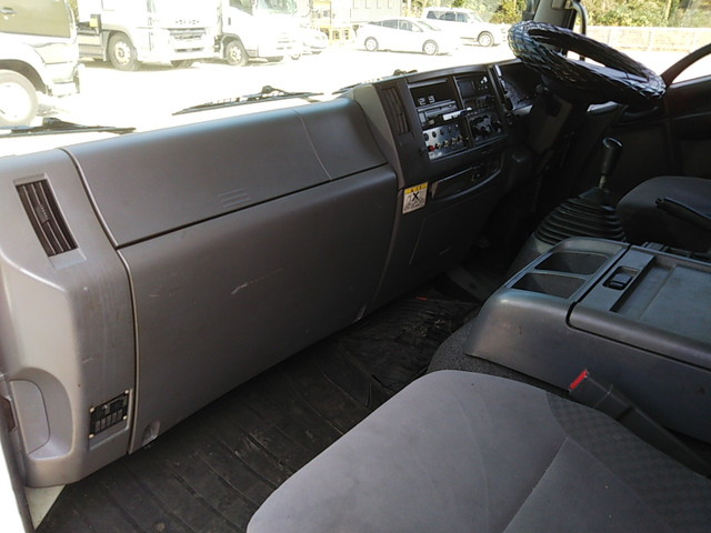 いすゞフォワード冷凍車（冷蔵車）中型（4t）[写真31]