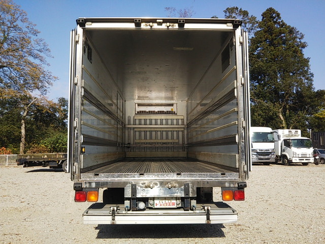 いすゞフォワード冷凍車（冷蔵車）中型（4t）[写真09]