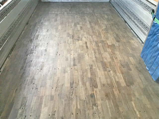 いすゞフォワードアルミウイング中型（4t）[写真10]